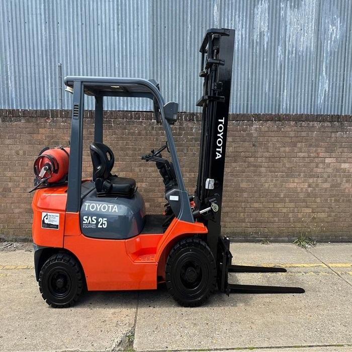 รถยกไฟฟ้า