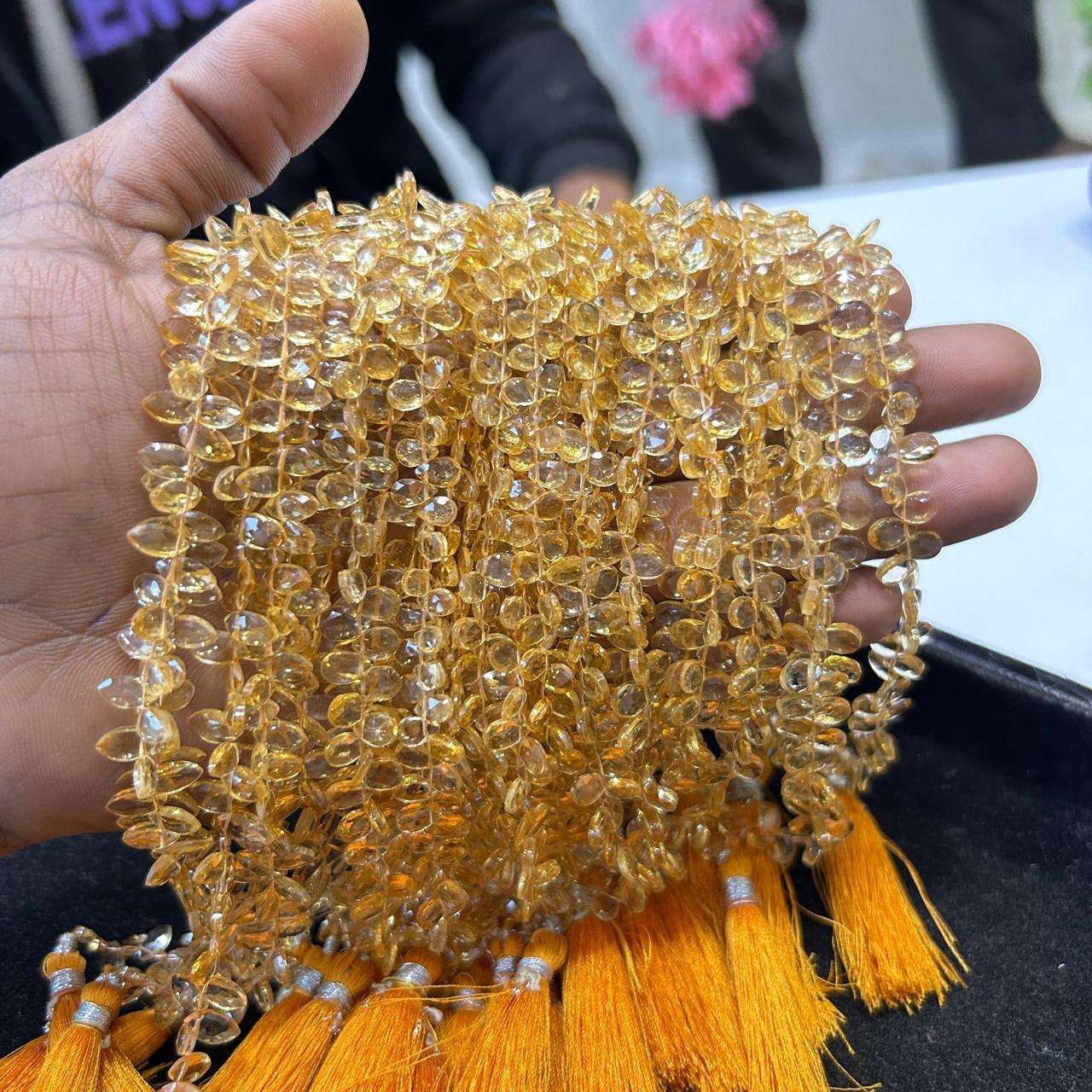 สีเหลือง