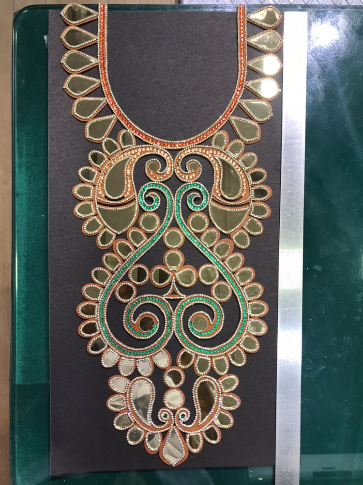 สีน้ำตาล