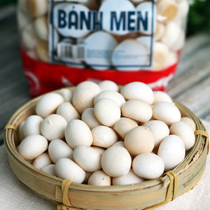Bánh quy men flavour dừa một chiếc bánh xốp giòn nhẹ tan chảy ngay lập tức khi cho vào miệng - Product Image 1