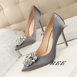 Chaussures A Talons <span class=keywords><strong>Vert</strong></span> Tacones De Mujer Sepatu Hak Tinggi Pernikahan Wanita Elegan Hijau Berlian Imitasi Bling untuk Wanita - Product Image 4