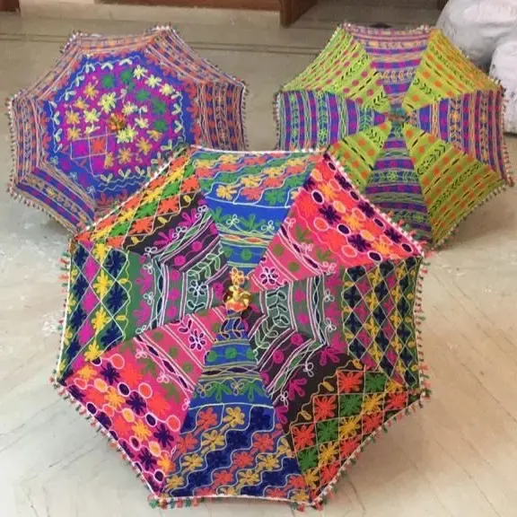 Indischer dekorativer Regenschirm 100% Baumwolle Vintage handgemachte Sonnenschirm Großhandel Lot dekorativ für Hochzeits saal Regenschirme
