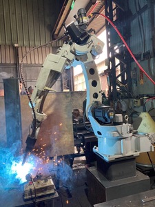 <strong>Automatic</strong> 6 <strong>Axis</strong> Second Hand Welding <strong>Robot</strong> with the Welding Machine and Its Controller - Product Image 4
