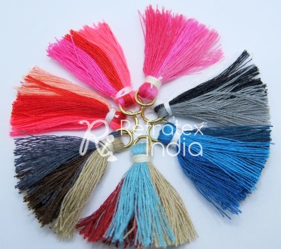 สีขาว