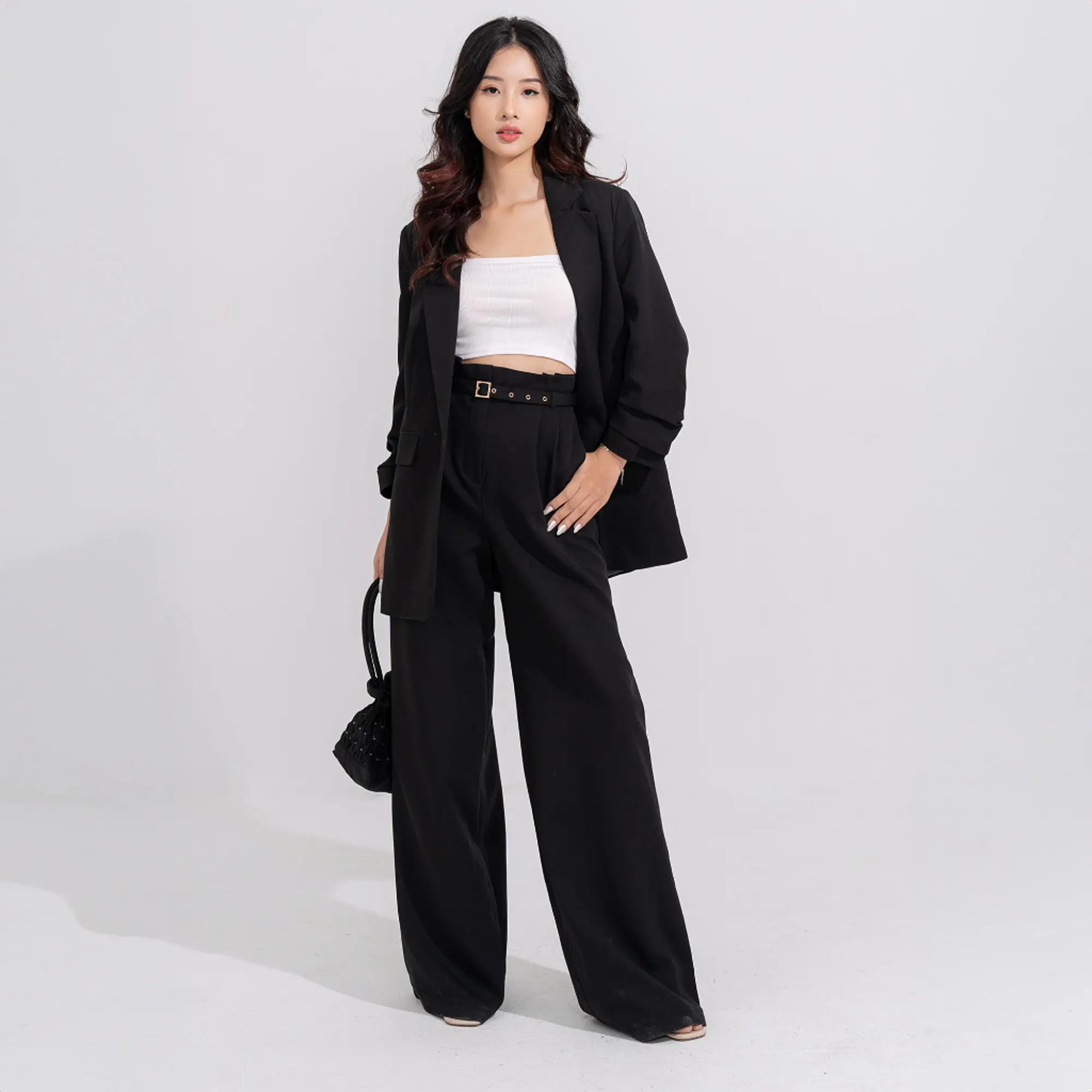 Conjunto de calças blazer para mulheres, novo modelo moderno de spandex/algodão, design dinâmico e jovem, preto, ideal para escritório, novidade em 2024