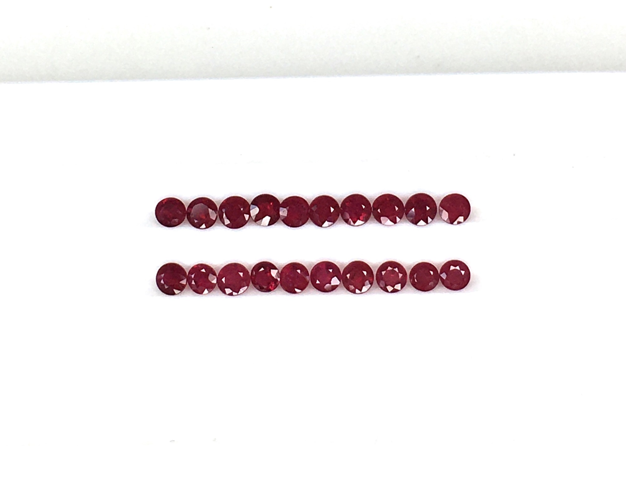 สีแดงเลือดเข้ม