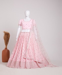 批发价格刺绣<span class=keywords><strong>Lehenga</strong></span> Choli派对穿印度<span class=keywords><strong>Lehenga</strong></span> Choli儿童: 年轻时尚达人的可爱服装