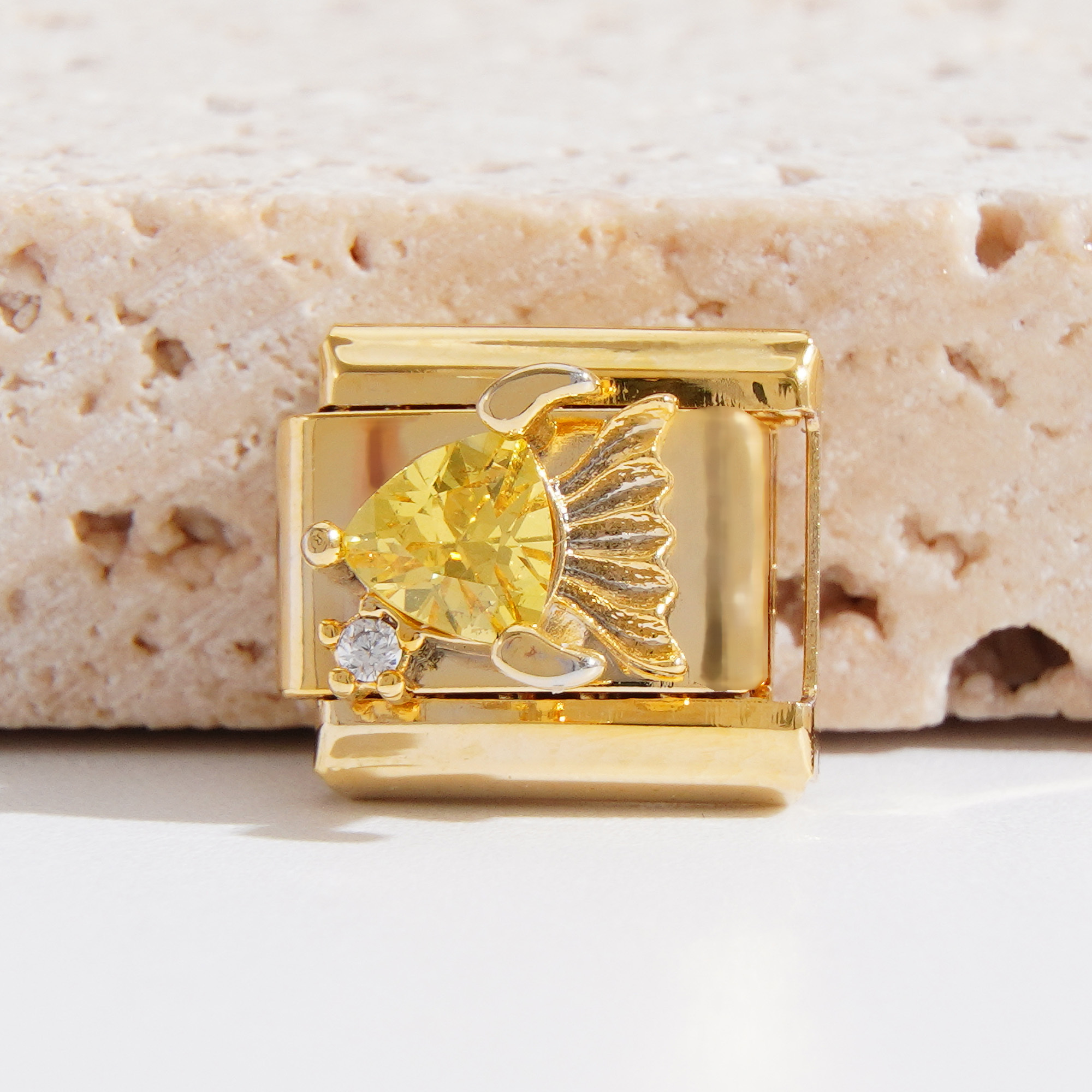 MK-1529 d'oro