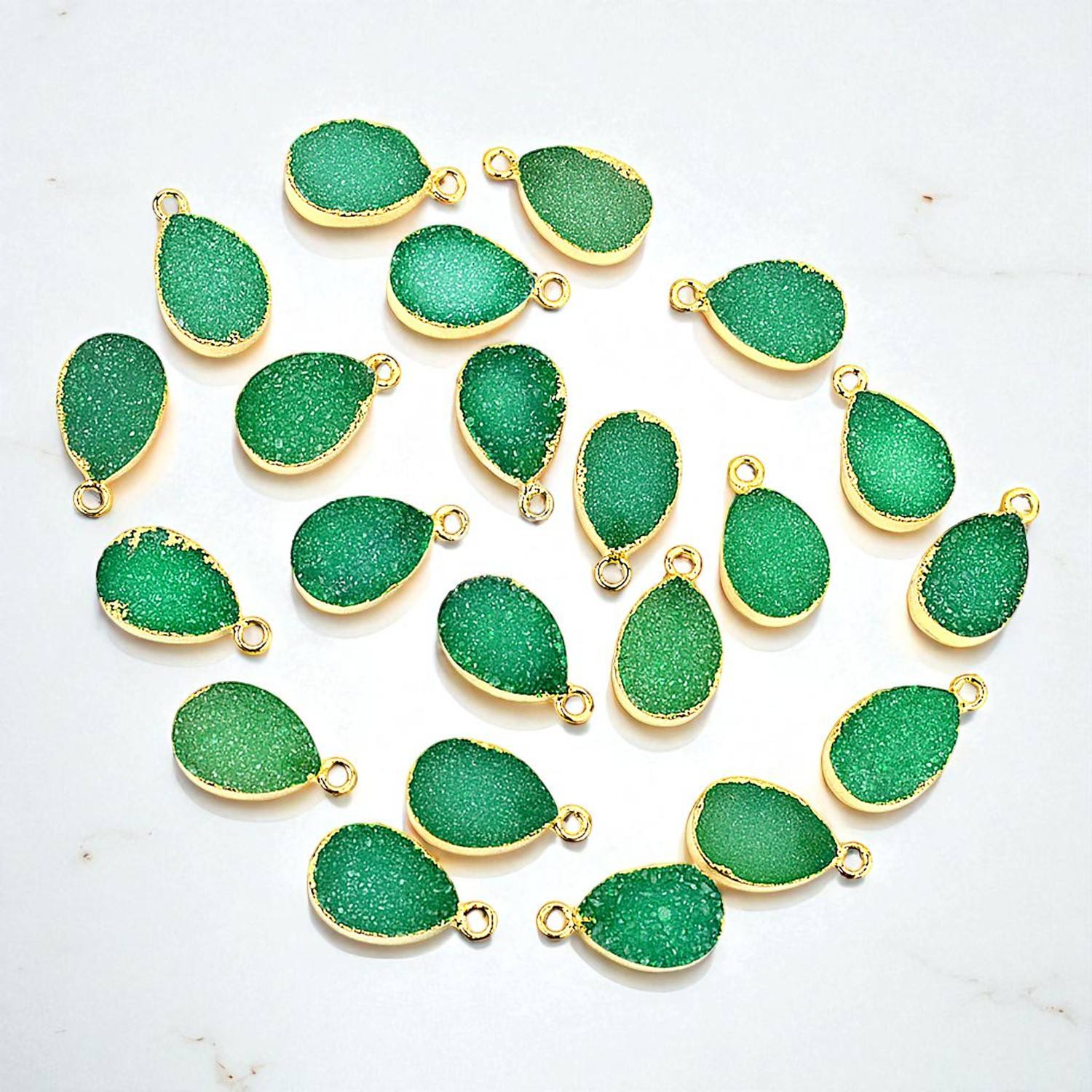 ดรูซี่สีเขียวอ่อน