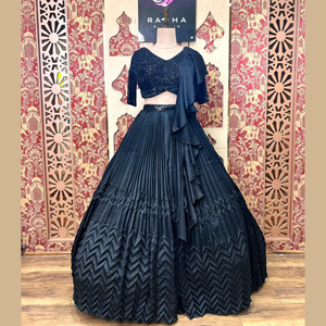 Trendy siyah renk Lehenga ağır Beats el ile güzelce süslenmiş toplu olarak hindistan'dan tüm işlevler için mükemmel çalışır - Product Image 1