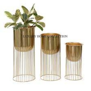 Sturdy Weatherproof Metal <strong>Planter</strong> with a Decorative Hand-carved Pattern Ideal for Elegant Home Terrace and Garden Decor - Product Image 6