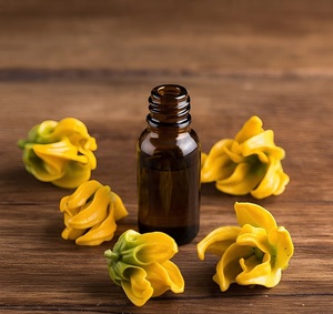 Ylang-ylangエッセンシャルオイル100% ピュアオーガニック<span class=keywords><strong>Cananga</strong></span>ボディケア用