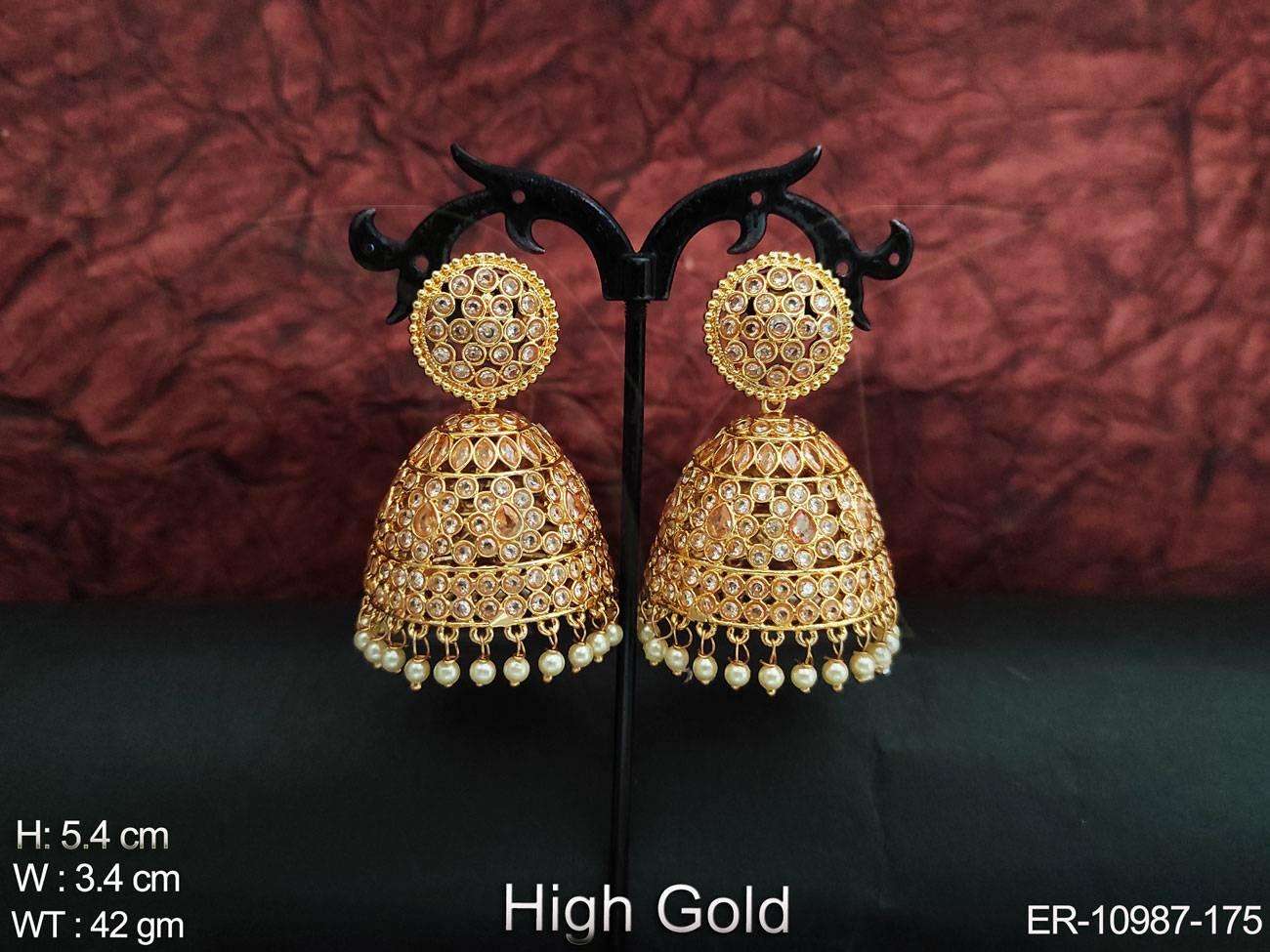 สีเหลืองใส