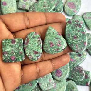 Verde naturale rubino Zoisite Mix di forma all'ingrosso lotto Cabochon retro piatto di dimensioni libere per la realizzazione di collana gioielli fatti a mano