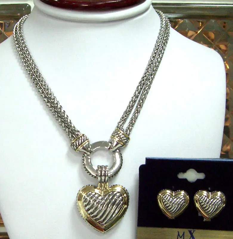 8351NK-Conjunto de collar y pendientes con colgante de corazón chapado en oro, clásico, de gama alta, a la moda