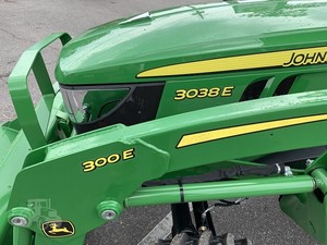 2024 JOHN DEEREE 3038E | 2024 John Deeree 3025E全新紧凑型实用拖拉机，用于工业和DIY手动工具类别 - Product Image 3