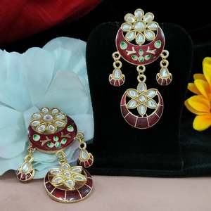 Kundan çivili Meenakari ay küpe moda Dangle ile çağdaş Charm geleneksel sanat büyüleyici etkisi yaratır