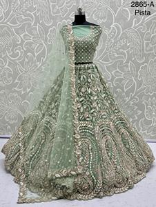 Abiti da sposa firmati da sposa esclusiva rete pesante con fantasia fantasia ricamo Lehenga Choli in vendita - Product Image 2