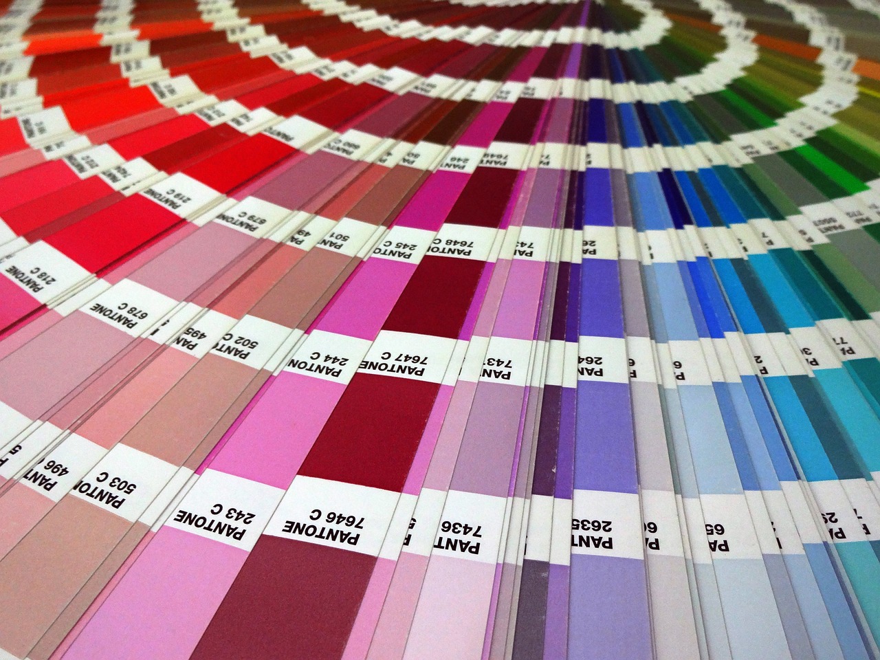 สีขาว