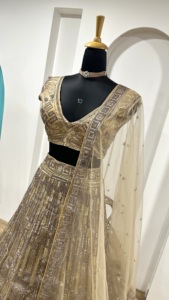 Красиво оформленный Lehenga Choli, свадебная работа, жоржет, цветочные акценты, расшитые блестками, узоры с рукавами, заказ