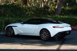 2017阿斯顿·马丁DB11 V12 Coupe RWD