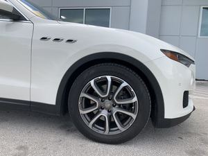 2018 Maserati <strong>Levante</strong> SUV Turbo Engine AWD Drive Leather Seats R18 Tire Ready-to-SHIP Dark Interior Automatic Gearbox Metal Roof - Product Image 4