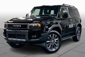 Temiz kullanılmış 2024 Toyota L a n d C r-u I s E R 4WD - Product Image 5