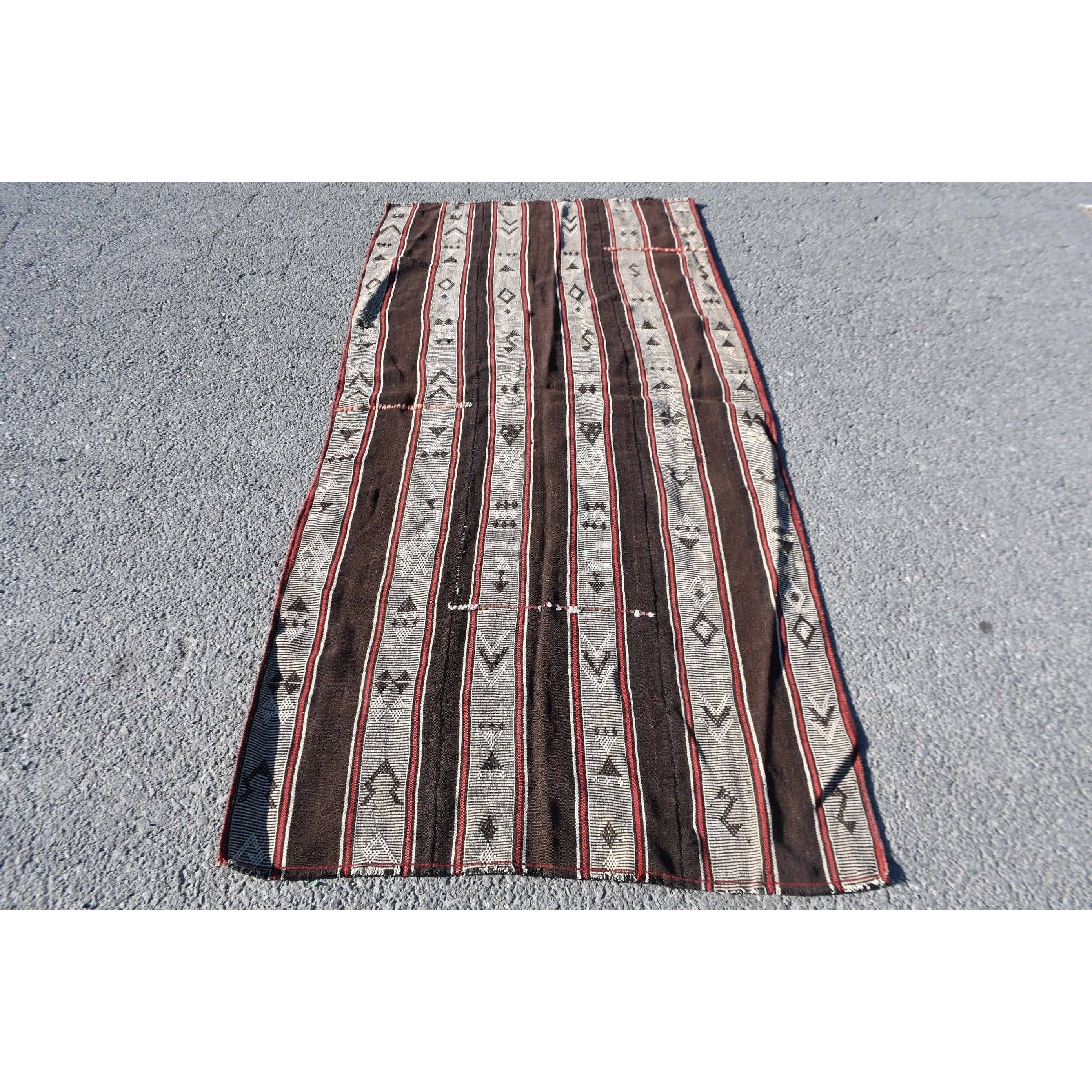 สีน้ำตาล