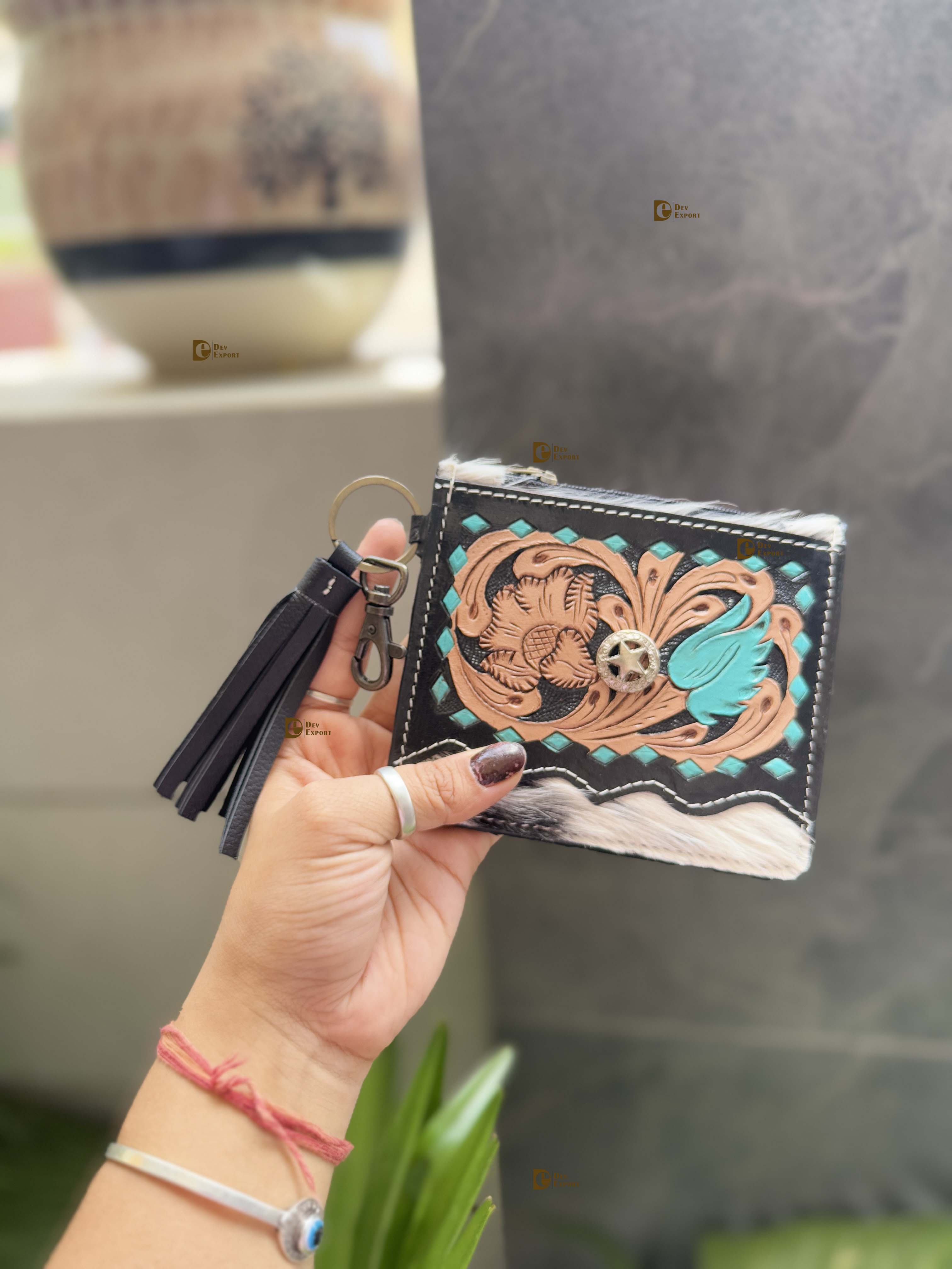 CONFORMÉMENT À LA PHOTO