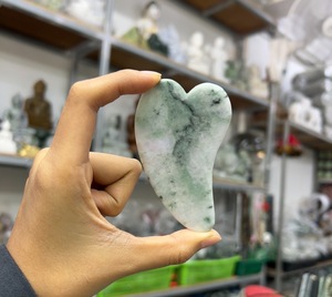 Pozitif enerjinin sürekli akışına yardımcı olmak için yeşim silindiri (Guasha) - Product Image 3