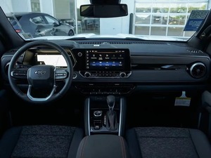 2024 Chevrolet <strong>Colorado</strong> ZRR2 Trail-Dominating Pickup Adventure Ready with All-Terrain Capabilities Leather Seats Left Steering - Product Image 3