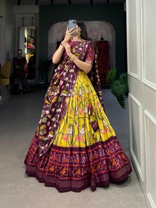 FashionHarbour geleneksel Shibori boyalı tunate ipek Lehenga Choli süslü Zari dokuma ile bütçe dostu toptan anlaşma