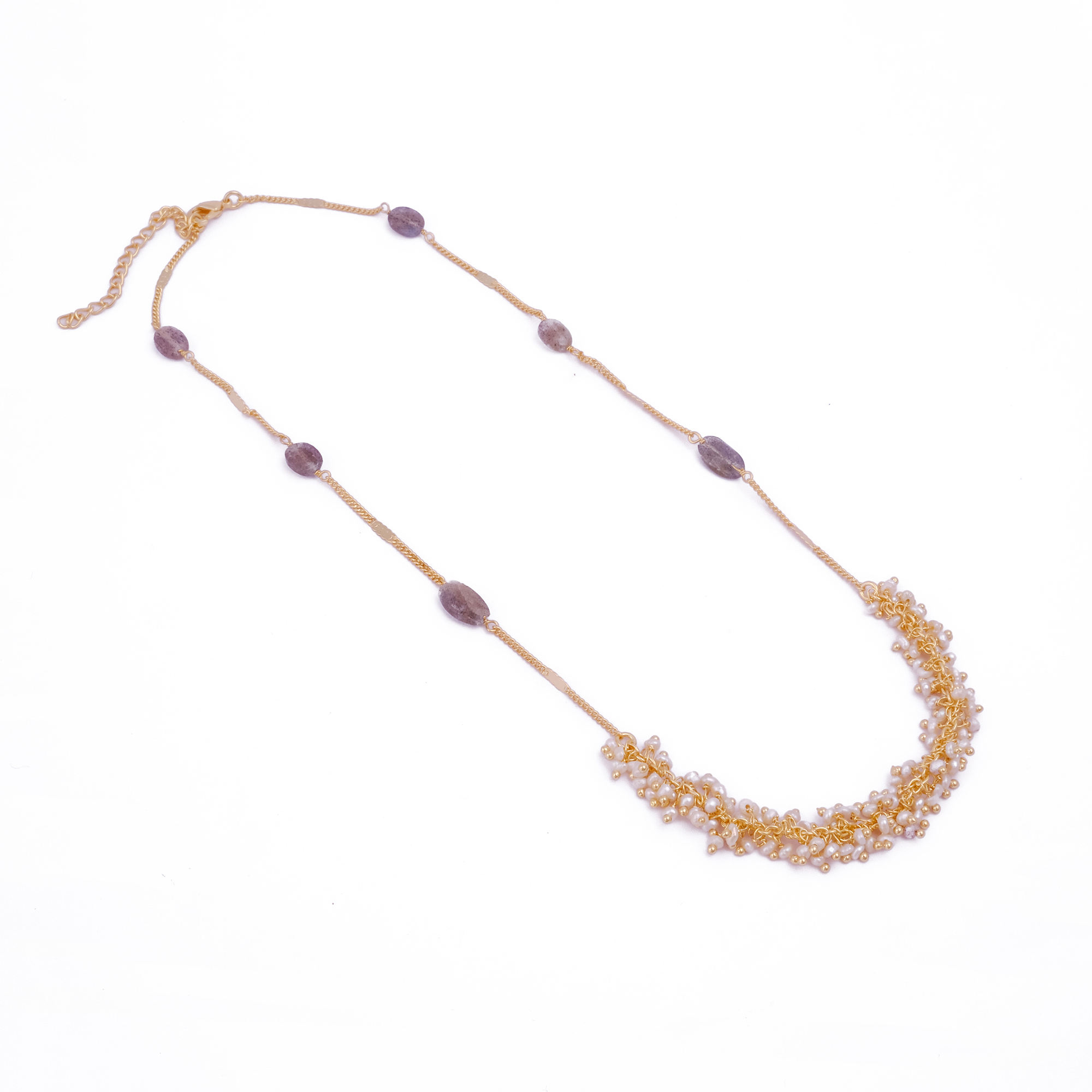 ไข่มุกกับลาบราดอไรต์