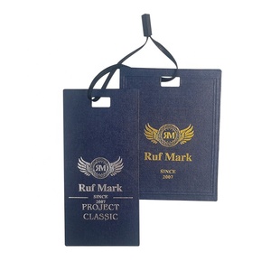 Etiquetas colgantes recicladas de nuevo diseño engrosadas a la moda personalizadas etiquetas colgantes en relieve Cadena de regalo especial etiquetas colgantes de Pvc para ropa logotipo propio - Product Image 3