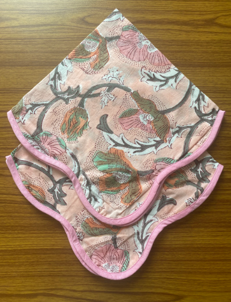 สีน้ำเงินอมเขียวสีชมพูแซลมอน