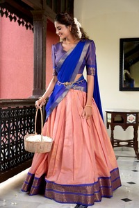 新しいバラエティデザイナーの衣装純粋なきらめき<span class=keywords><strong>Lehenga</strong></span> Choli & Dupatta with Zari Weaving Work Manufacture from India Woman Fashion