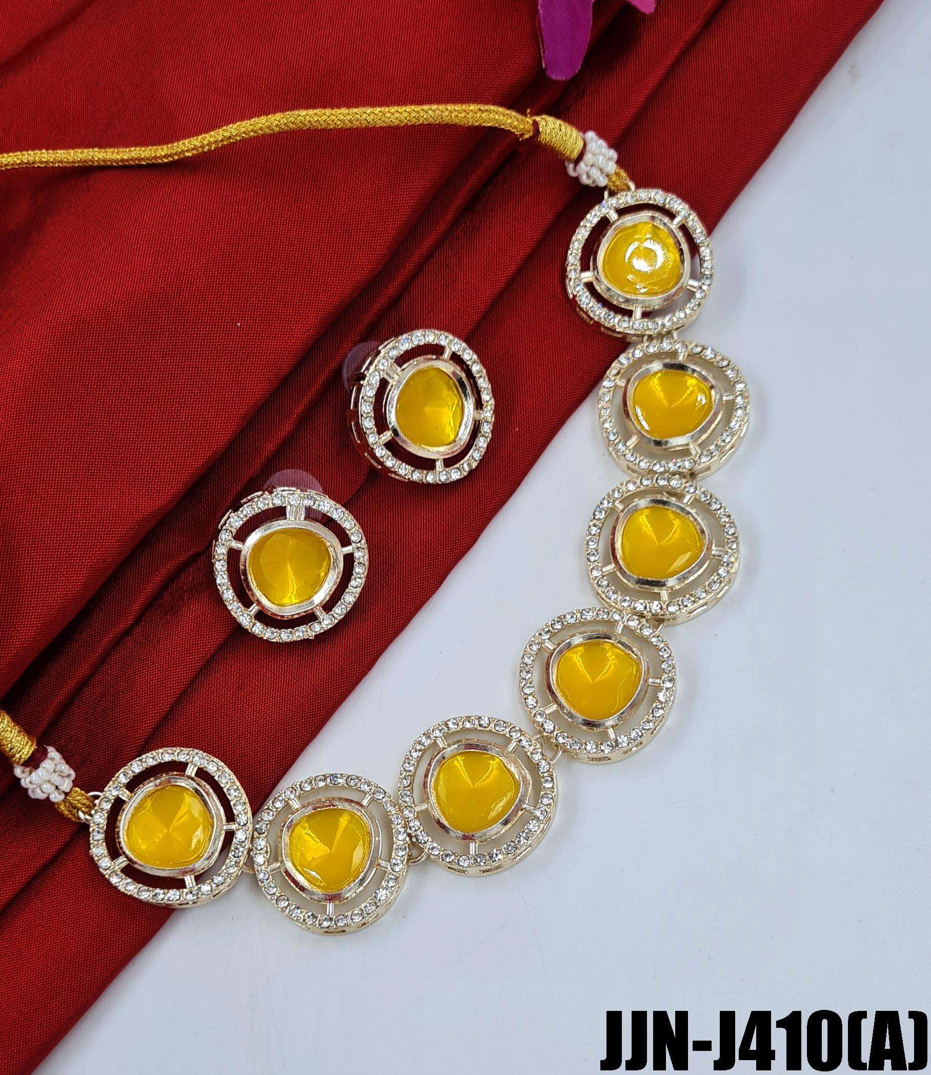 สีเหลือง