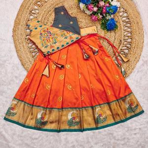 民族服装最佳面料最新系列设计师Paithani与Zari编织作品<span class=keywords><strong>Lehenga</strong></span> Choli为儿童