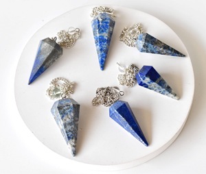 En popüler 6 yönlü Sodalite sarkaç el yapımı enerji şifa kristal modeli Dowsing toplu için toptan değerli taş - Product Image 6