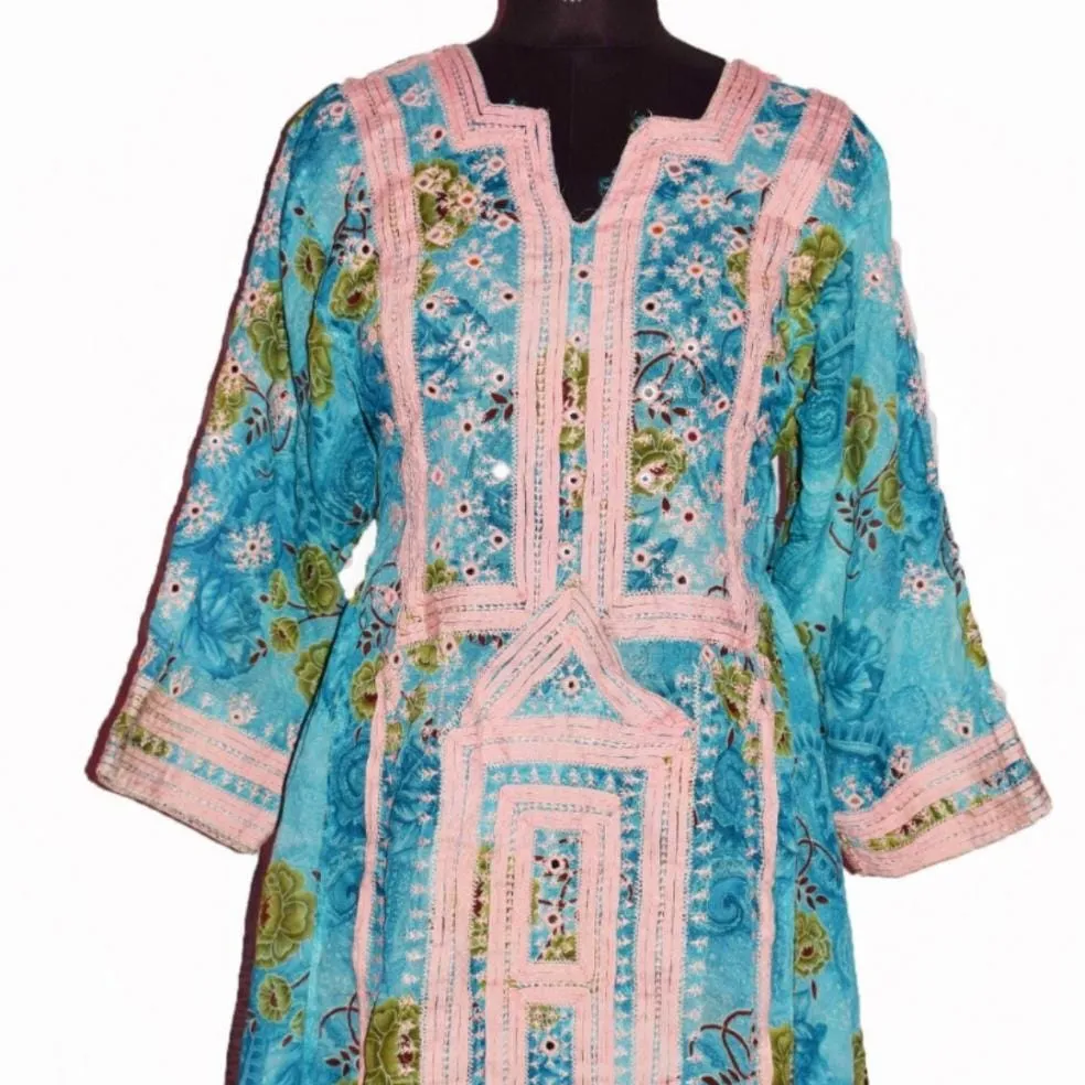 Robe Banjara Vintage, style bohème Unique, entièrement brodée à la main