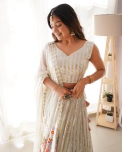 Tasarımcı gelin Lehnga Choli için kızlar için parti kıyafeti gelinlik düşük fiyat hint Lehenga Choli 2023 kadınlar için - Product Image 2