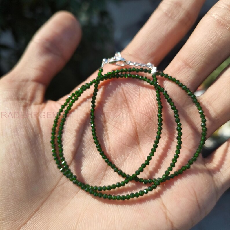 สีเขียว