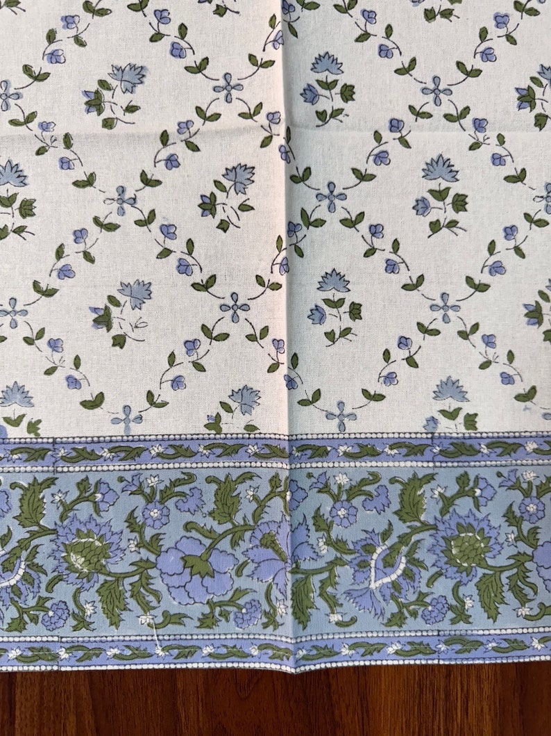 ฟ้าอ่อนและเขียว