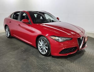 Kullanılan 2022 Alfa Romeo Giulia Ti AWD - Product Image 1