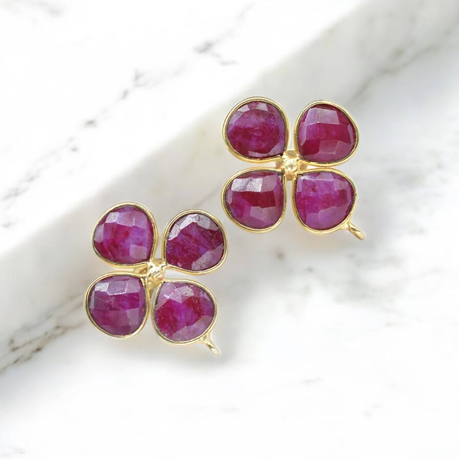 ทับทิมย้อมสี