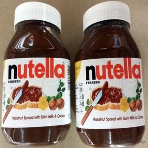 高档Nutella液体甜巧克力富含坚果和饼干