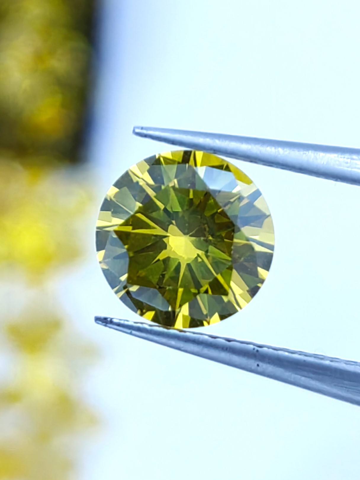 สีเหลือง