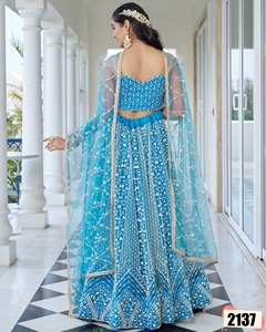 Lehenga choli & dupatta ตาข่ายผีเสื้อออกแบบโดยดีไซเนอร์เอเวอร์กรีนพร้อมด้ายคอตตอนสีขาวปักลำดับซัพพลายเออร์ทำงานของอินเดีย - Product Image 5