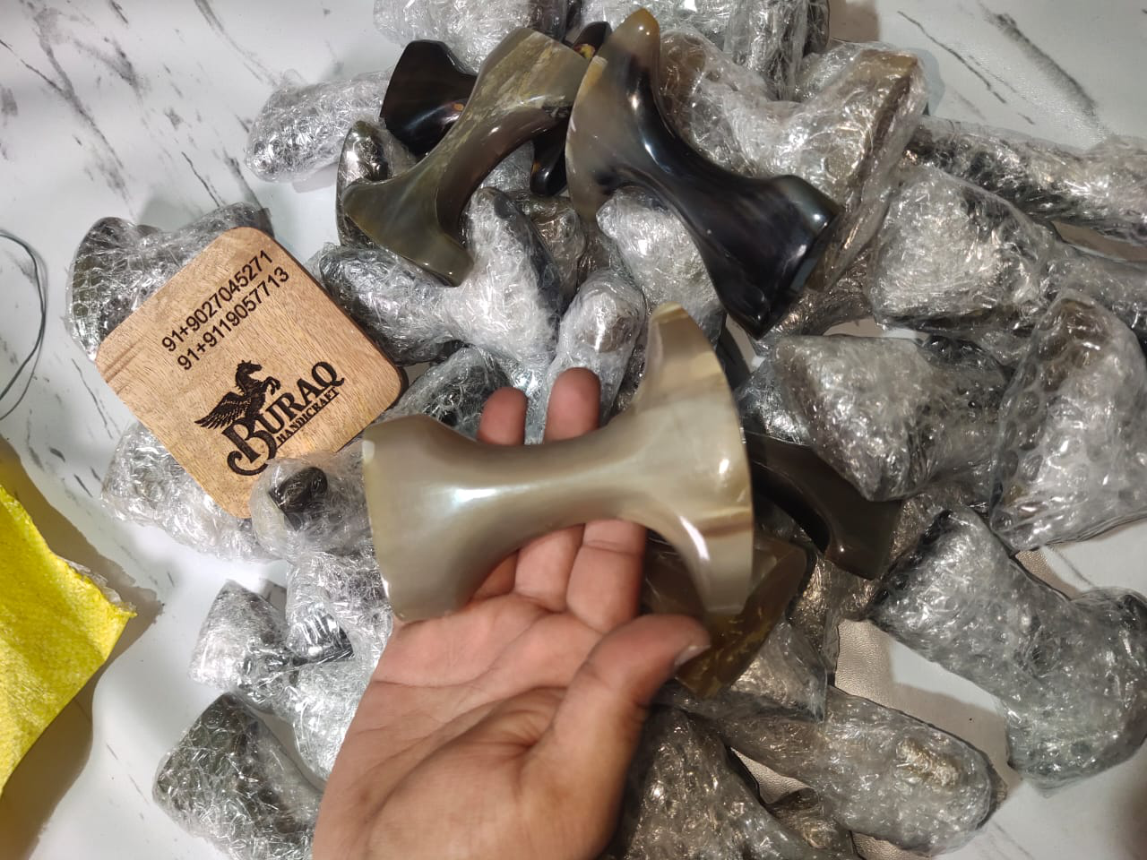 สีน้ำตาล