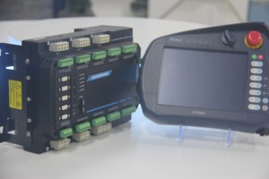 Lavichip ad alta precisione 3-5 assi di azionamento integrato e controller per il sistema di controllo del manipolatore di iniezione - Product Image 3